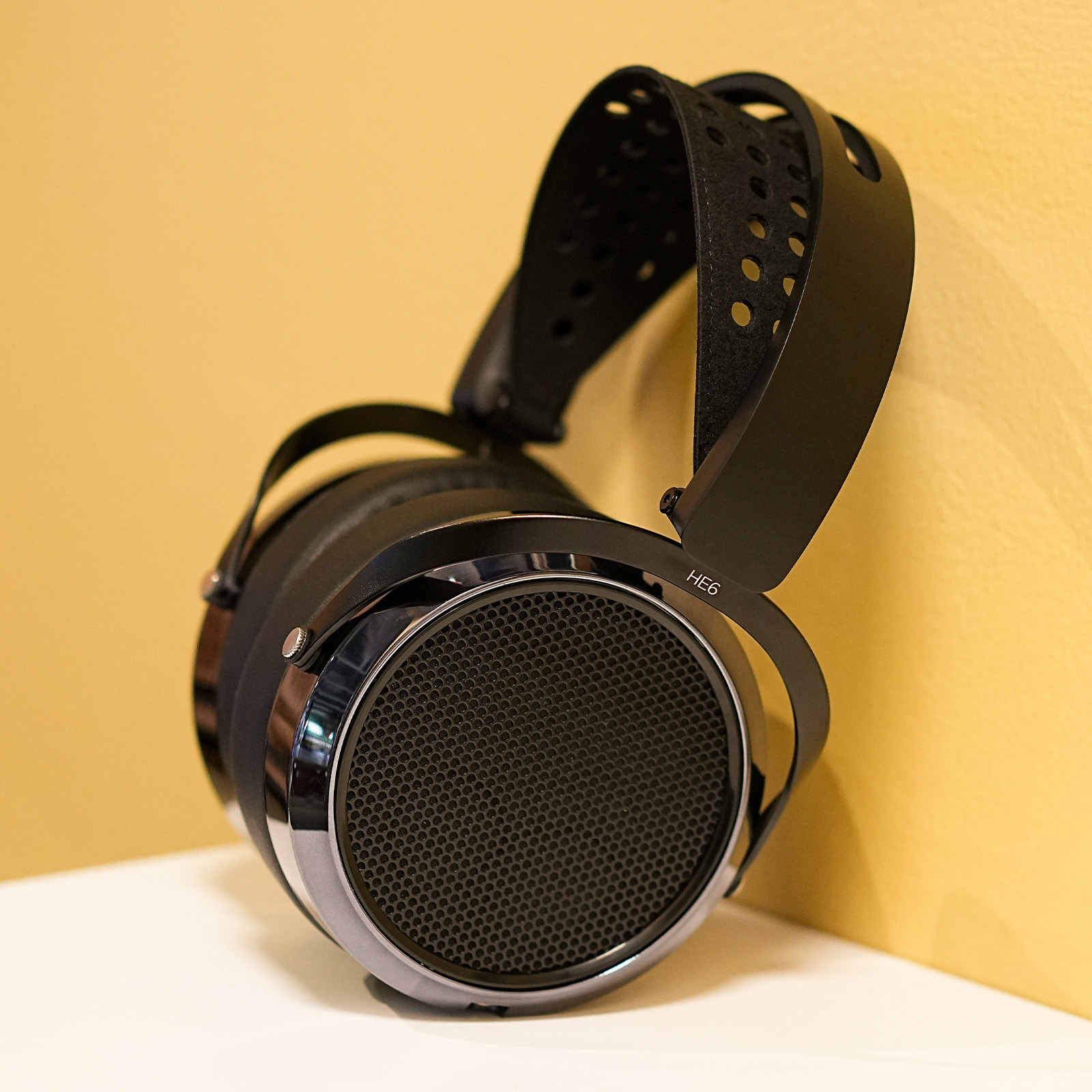 HIFIMAN HE6 Remastered Headphones — фото 2